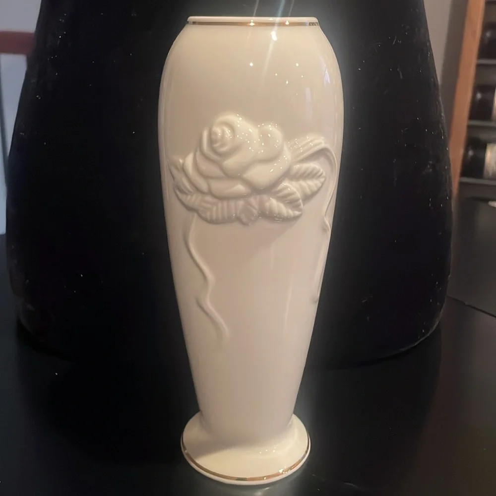 Lenox China Rose Bud Vase Creamy Color Gold Rim Band Floral Rose Front Vintage
